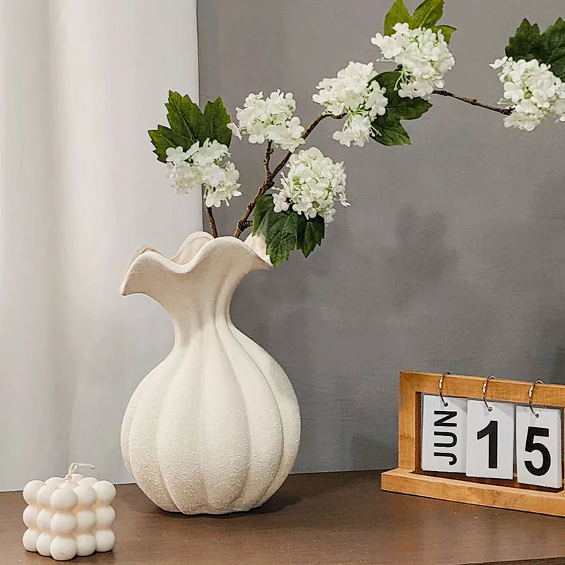 Vas seramik moden semula jadi